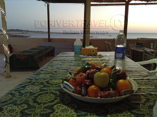 Veduta terrazza del lodge di pesca Isola Oman